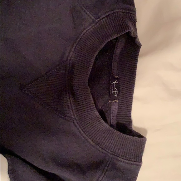 Brandy Melville cropped crew neck. - Picture 2 of 2